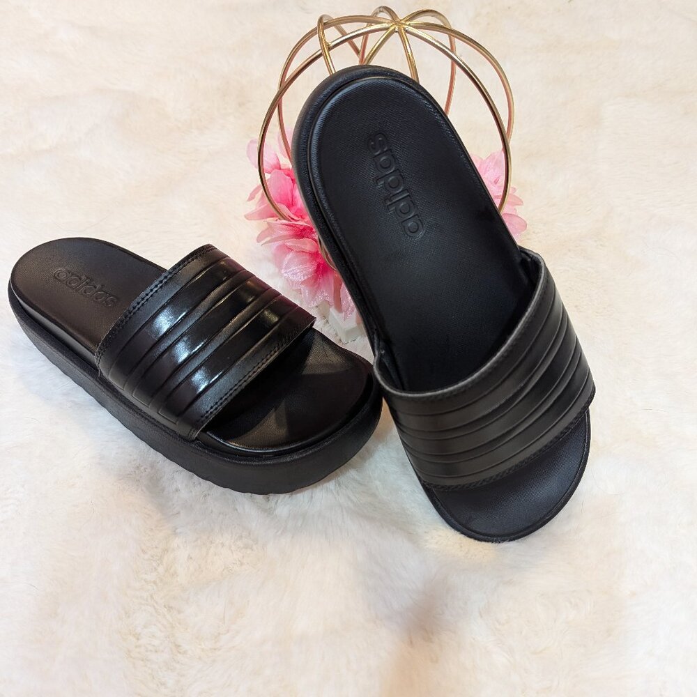 Women's Adidas Adilette Platform slide size 7